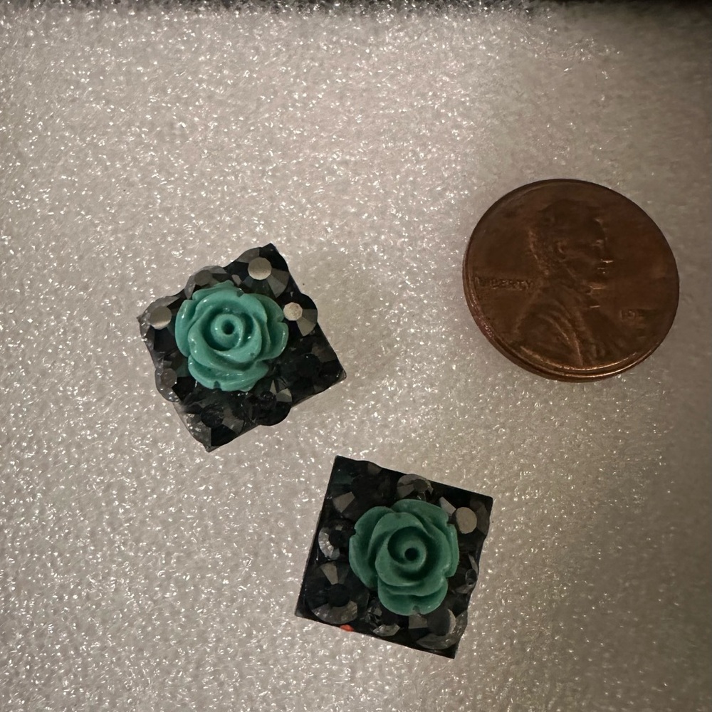 Rhinestone Lipgloss earrings